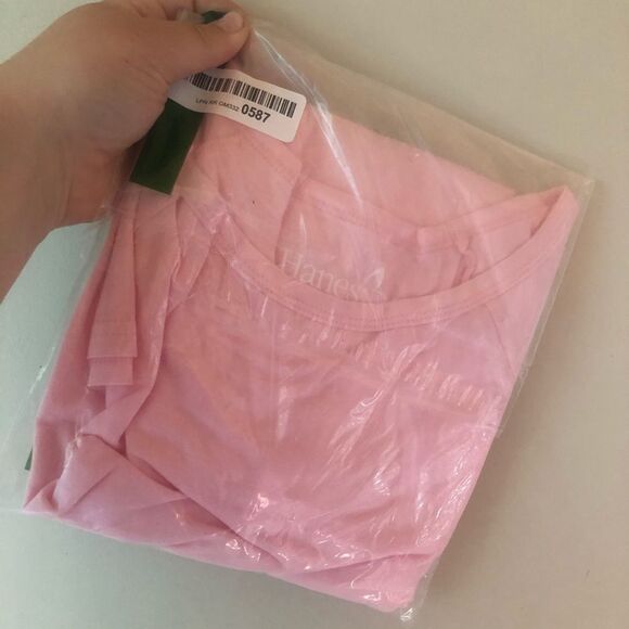 📳 Hanes | Pink NEW Tee - Picture 1 of 2
